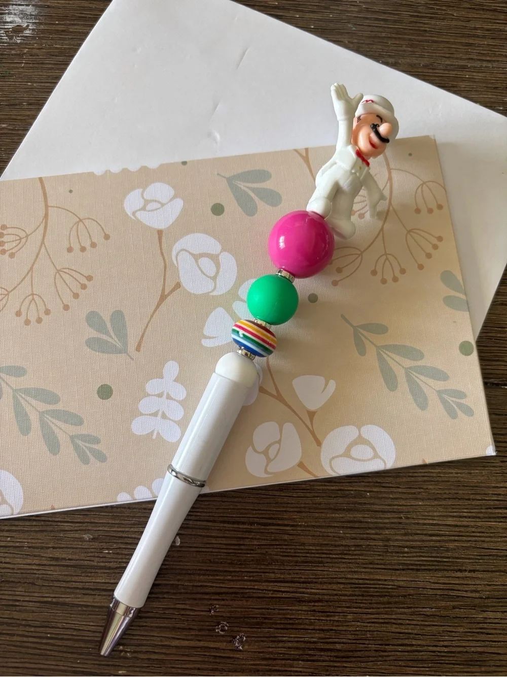 Mario: Luigi handmade beaded pen